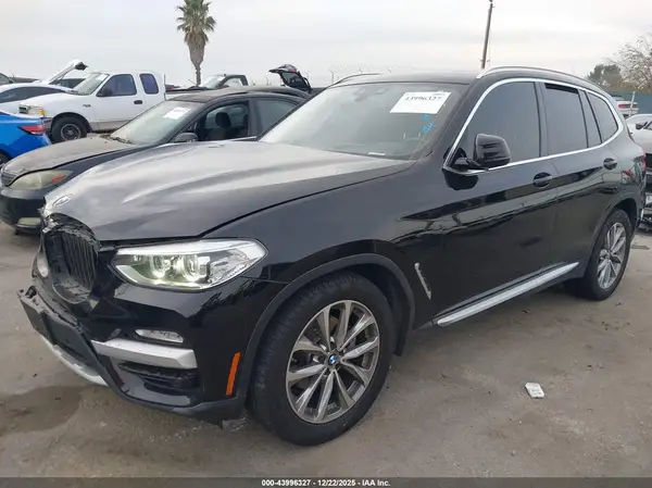5UXTR7C59KLE96454 2019 BMW X3 - Image 2