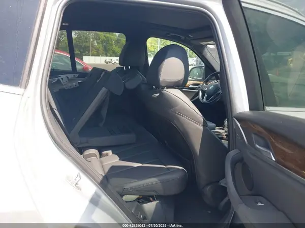 5UXTR7C59KLF26634 2019 BMW X3 - Image 8