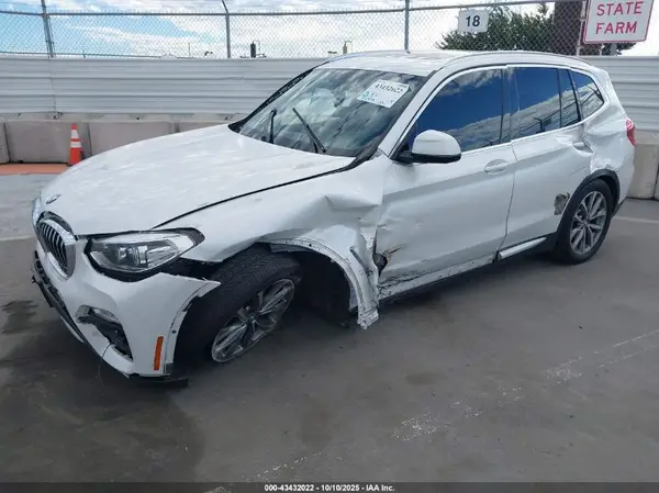 5UXTR7C59KLF32448 2019 BMW X3 - Image 2