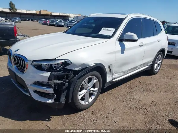 5UXTR7C59KLR44964 2019 BMW X3 - Image 2