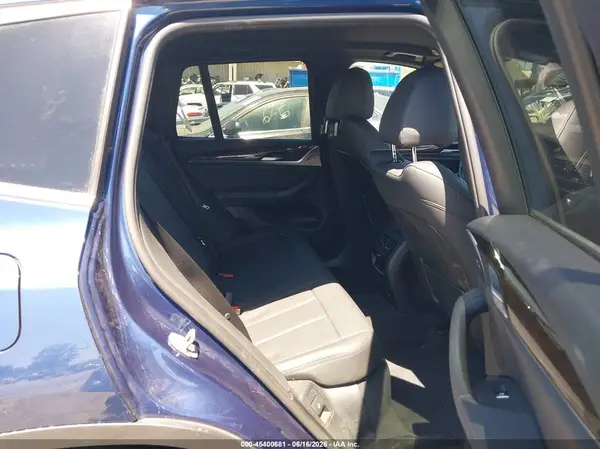 5UXTR7C59KLR45287 2019 BMW X3 - Image 8