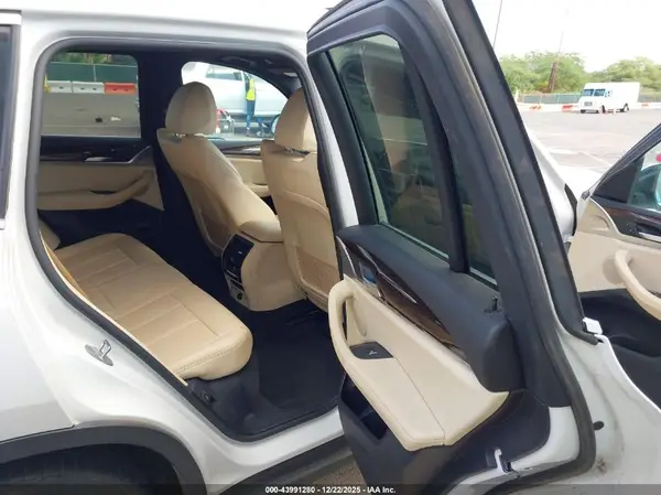 5UXTR7C59KLR45452 2019 BMW X3 - Image 8