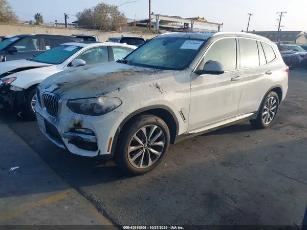 5UXTR7C59KLR46116 2019 BMW X3 - Image 2