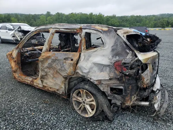 5UXTR7C59KLR52742 2019 BMW X3 - Image 2