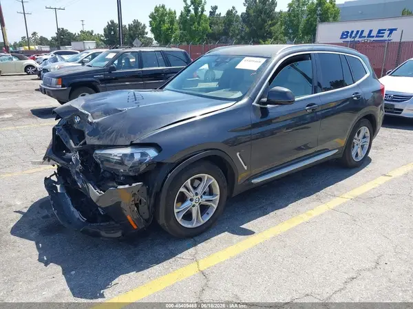 5UXTR7C59KLR52868 2019 BMW X3 - Image 2