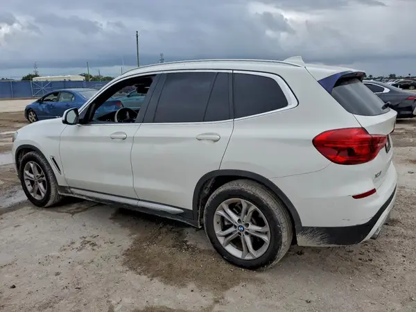 5UXTR7C5XKLF24584 2019 BMW X3 - Image 2