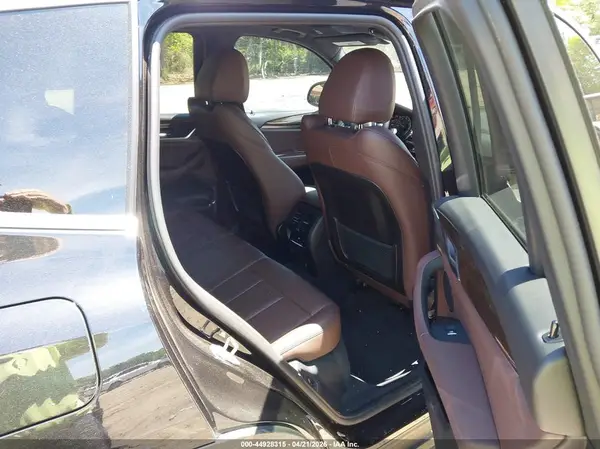 5UXTR7C5XKLF26027 2019 BMW X3 - Image 8