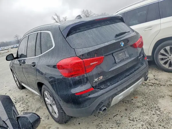 5UXTR7C5XKLF26951 2019 BMW X3 - Image 2