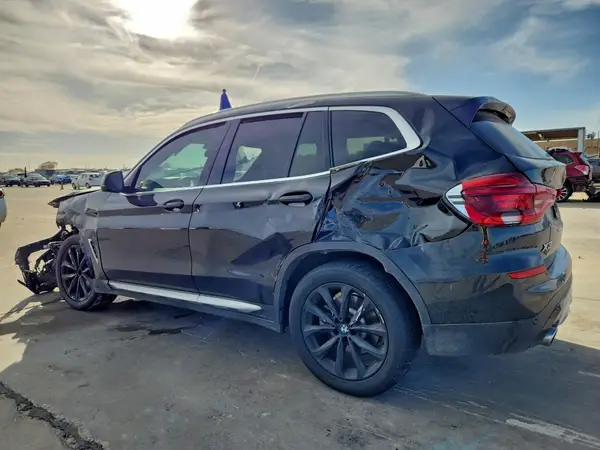 5UXTR7C5XKLF27159 2019 BMW X3 - Image 2