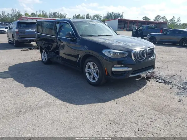 5UXTR7C5XKLF29686 2019 BMW X3 - Image 1