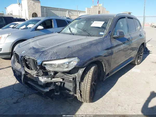 5UXTR7C5XKLF32491 2019 BMW X3 - Image 2