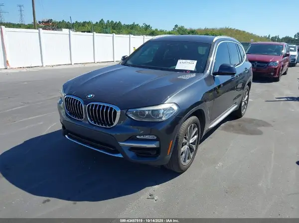 5UXTR7C5XKLF32782 2019 BMW X3 - Image 2