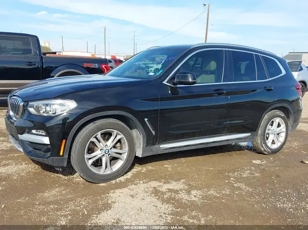 5UXTR7C5XKLF35813 2019 BMW X3 - Image 2