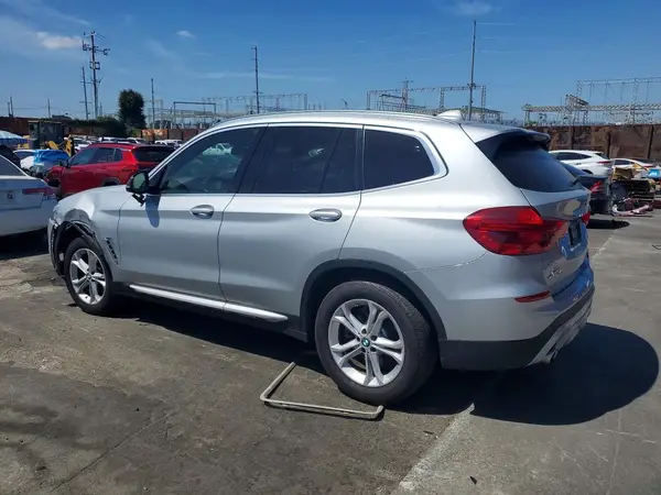 5UXTR7C5XKLR44679 2019 BMW X3 - Image 2