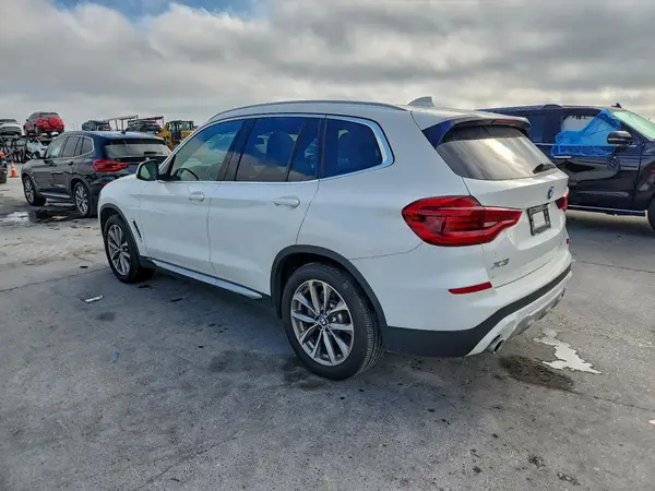 5UXTR7C5XKLR51843 2019 BMW X3 - Image 2