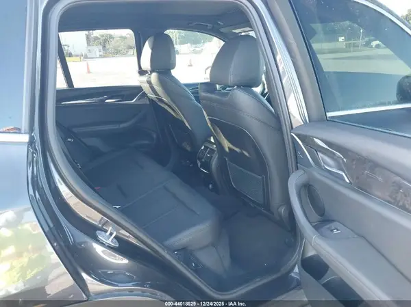 5UXTR9C50JLC73228 2018 BMW X3 - Image 8
