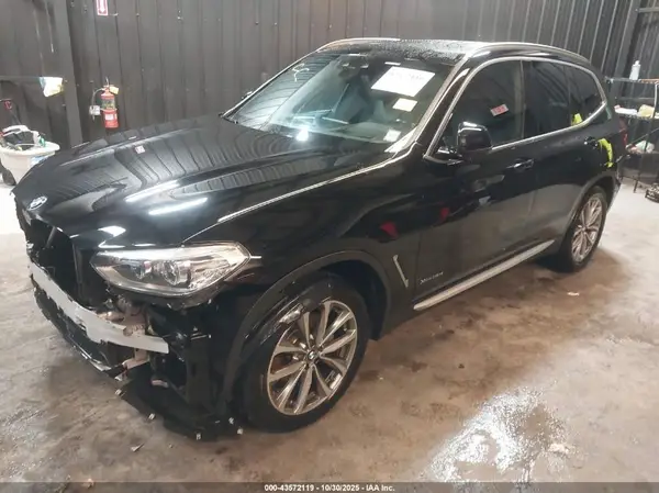 5UXTR9C50JLC77005 2018 BMW X3 - Image 2
