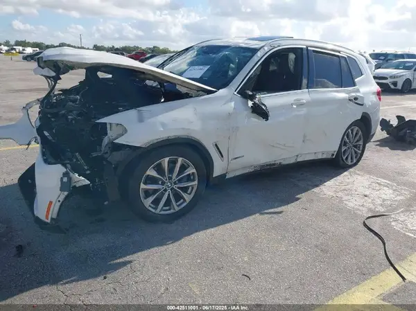 5UXTR9C50JLC77330 2018 BMW X3 - Image 2