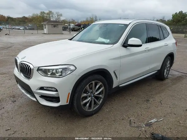 5UXTR9C50JLC77554 2018 BMW X3 - Image 2