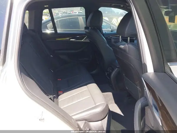 5UXTR9C50JLC79174 2018 BMW X3 - Image 8