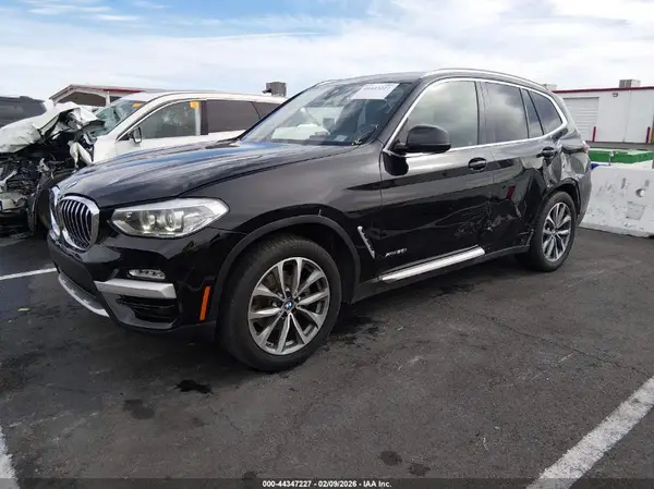 5UXTR9C50JLC80129 2018 BMW X3 - Image 2