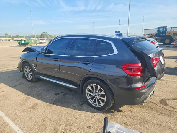 5UXTR9C50JLC82558 2018 BMW X3 - Image 2
