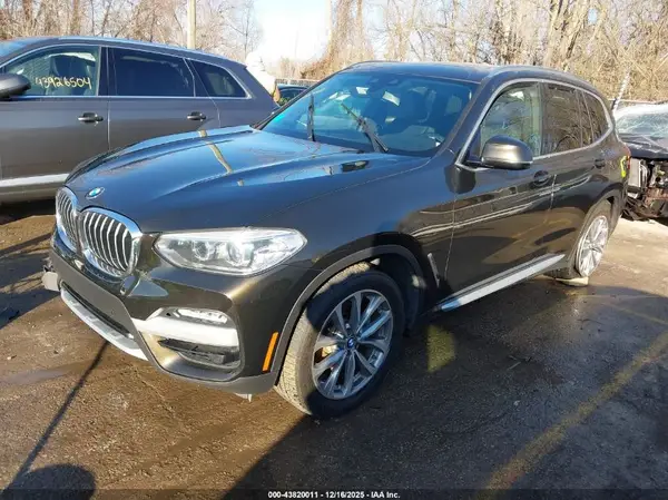 5UXTR9C50JLD69067 2018 BMW X3 - Image 2