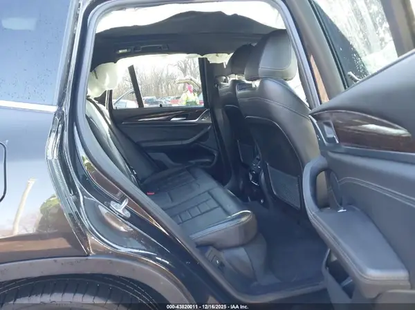 5UXTR9C50JLD69067 2018 BMW X3 - Image 8