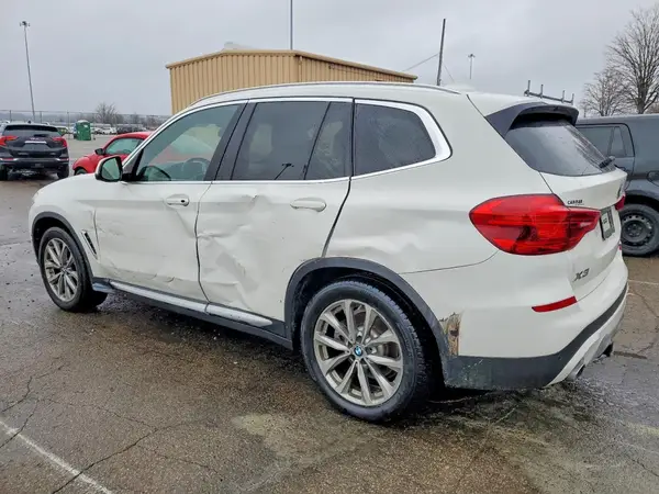 5UXTR9C50KLE11562 2019 BMW X3 - Image 2