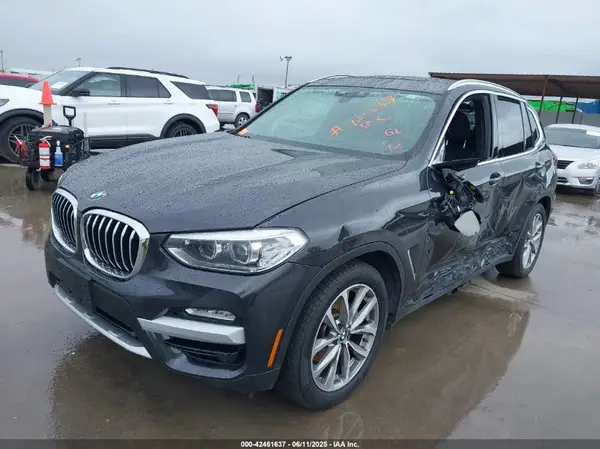 5UXTR9C50KLE16678 2019 BMW X3 - Image 2