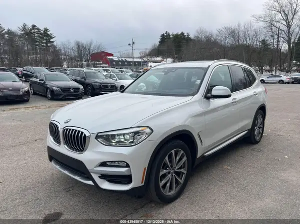 5UXTR9C50KLE19421 2019 BMW X3 - Image 2