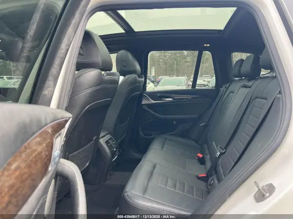 5UXTR9C50KLE19421 2019 BMW X3 - Image 8