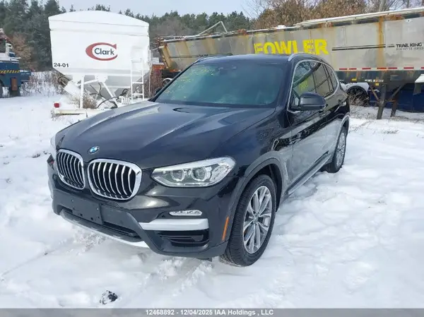 5UXTR9C50KLE21007 2019 BMW X3 - Image 2