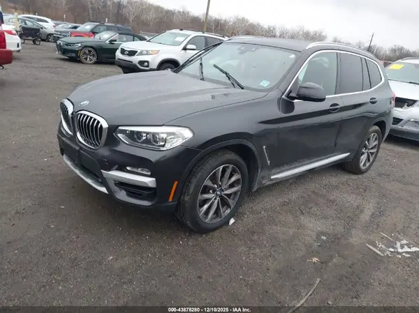 5UXTR9C50KLE21458 2019 BMW X3 - Image 2