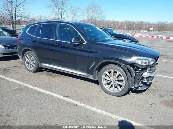 5UXTR9C50KLE21928 2019 BMW X3 - Image 1