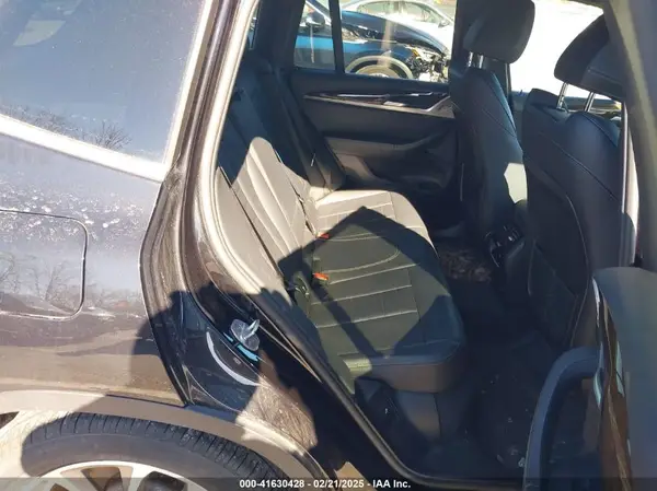 5UXTR9C50KLE21928 2019 BMW X3 - Image 8