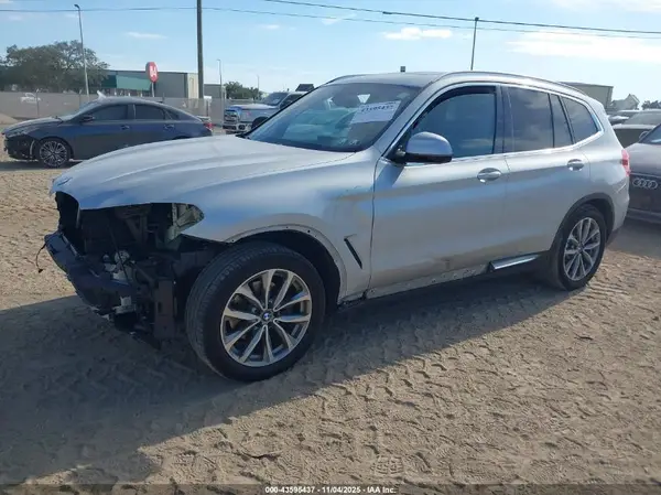 5UXTR9C50KLP91077 2019 BMW X3 - Image 2