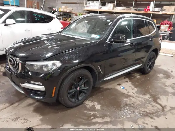 5UXTR9C50KLR04039 2019 BMW X3 - Image 2