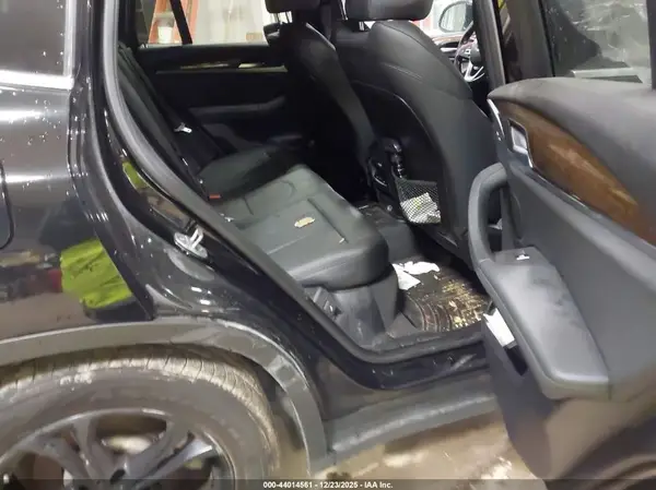 5UXTR9C50KLR04039 2019 BMW X3 - Image 8