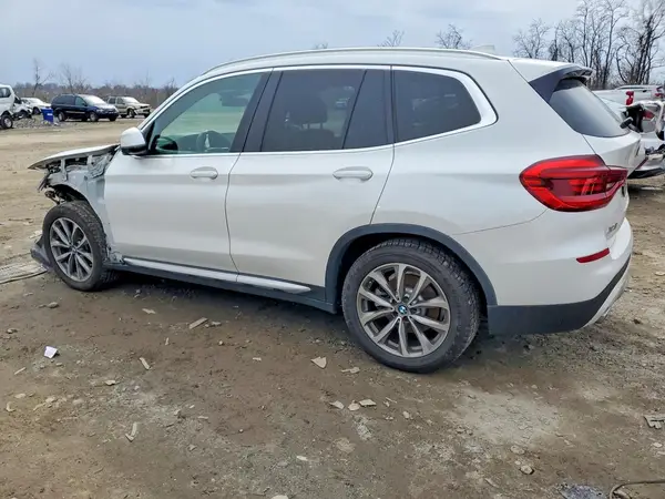 5UXTR9C50KLR05367 2019 BMW X3 - Image 2