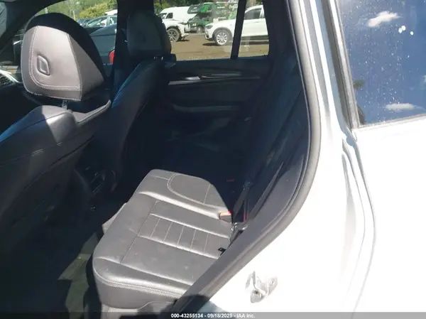 5UXTR9C51JLC75019 2018 BMW X3 - Image 8
