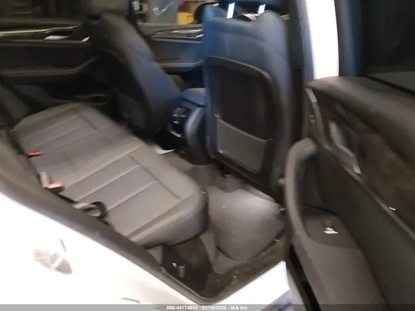 5UXTR9C51JLC79667 2018 BMW X3 - Image 8