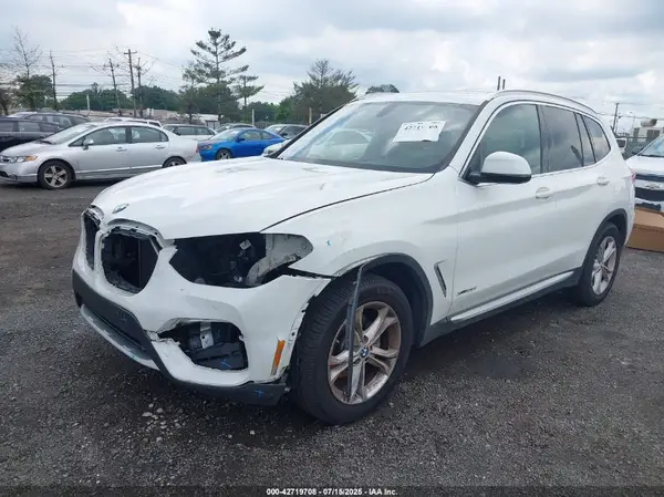 5UXTR9C51JLC80205 2018 BMW X3 - Image 2