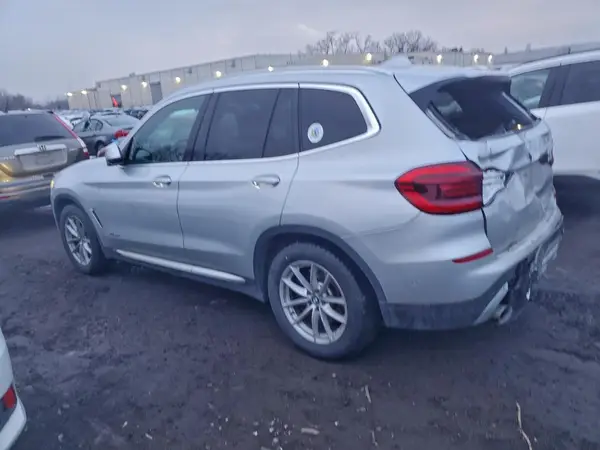 5UXTR9C51JLC83735 2018 BMW X3 - Image 2