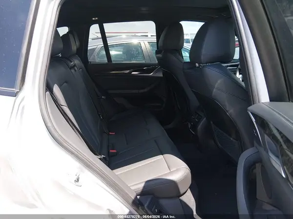5UXTR9C51JLC84013 2018 BMW X3 - Image 8