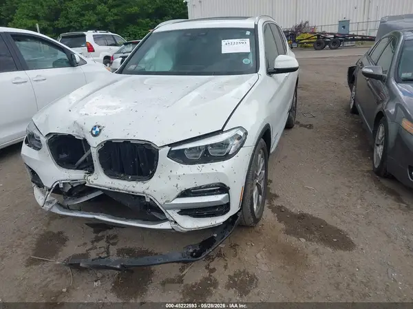 5UXTR9C51JLD59812 2018 BMW X3 - Image 2