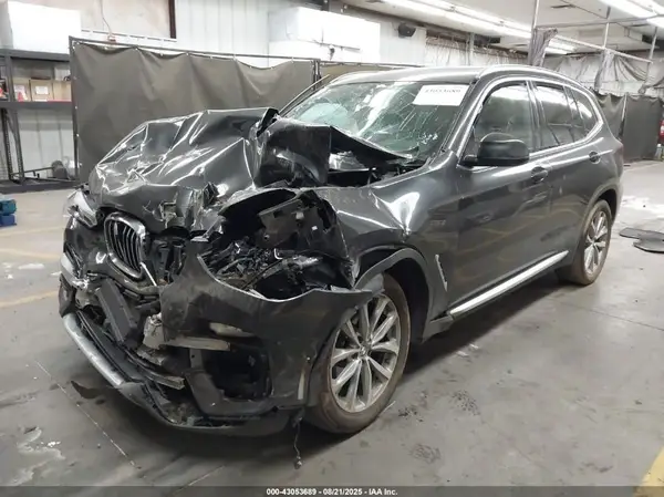 5UXTR9C51JLD71040 2018 BMW X3 - Image 2