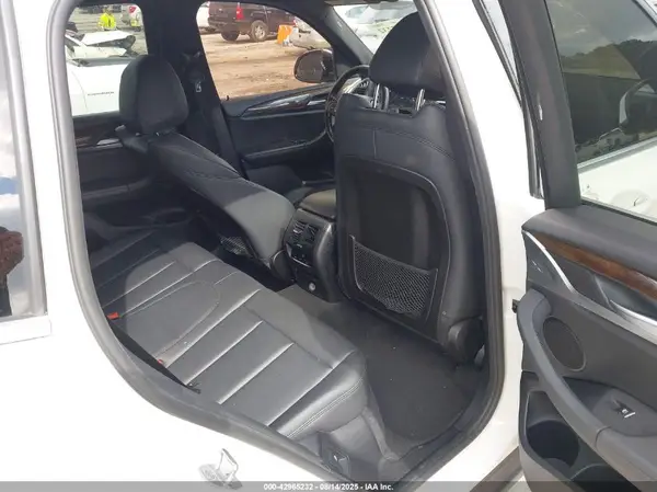 5UXTR9C51JLD73158 2018 BMW X3 - Image 8