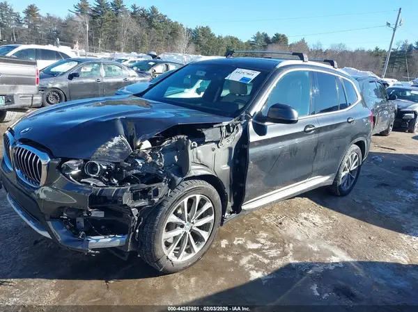 5UXTR9C51KLE11862 2019 BMW X3 - Image 2
