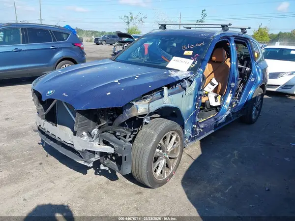 5UXTR9C51KLE14132 2019 BMW X3 - Image 2
